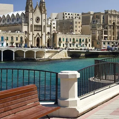 Apartment Fabulous Penthouse Close To St George's Bay *