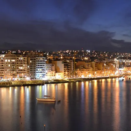 Fabulous Penthouse Close To St George's Bay